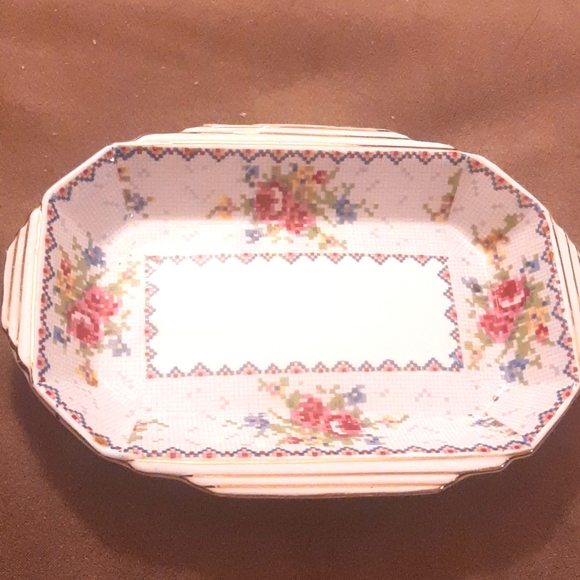 Petti Point by Royal Albert, small tray - Picture 1 of 2